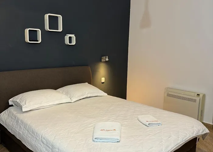 Orange Apartment 5