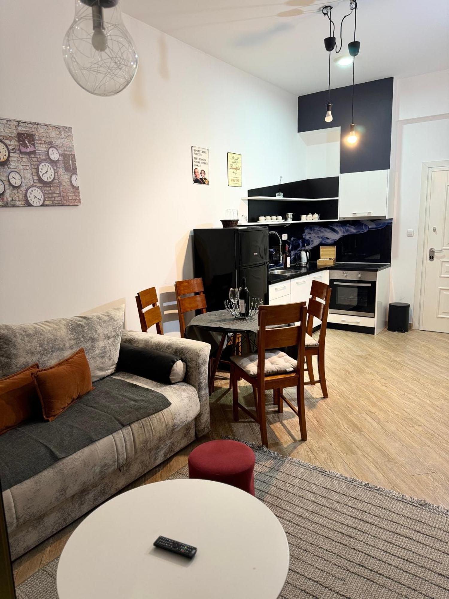 Orange 5 Apartment Budva